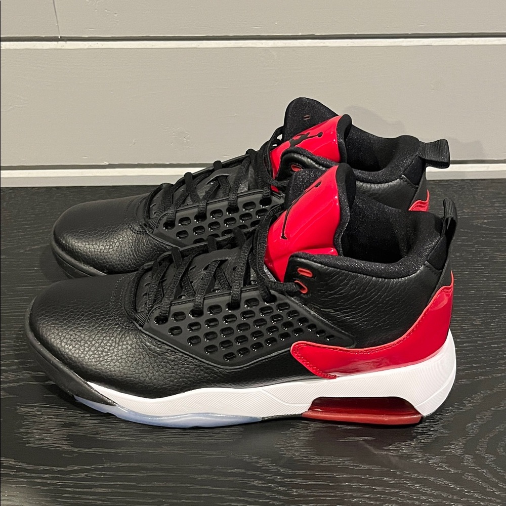 Jordan Maxin 200 Black/Red/White Athletic Shoes Men Size 11 - Picture 2 of 8